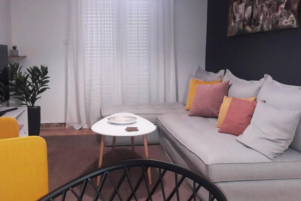 דירות אתונה Elegant & Charming Apt. In The Hilton Area מראה חיצוני תמונה