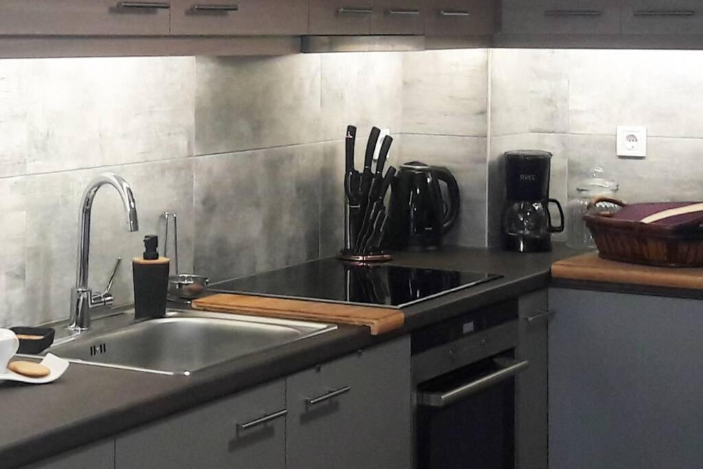 דירות אתונה Elegant & Charming Apt. In The Hilton Area מראה חיצוני תמונה